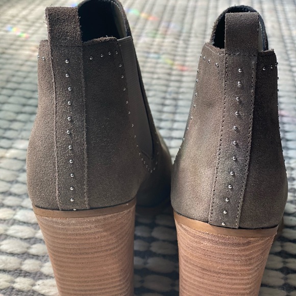 Marc fisher boot 
Style:Bellie
Suede
Ankle
Studded - Picture 6 of 6